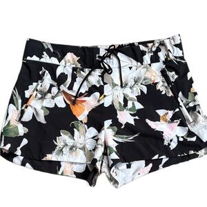 Like New Athleta Hudson Board Shorts
Black Floral Size 14